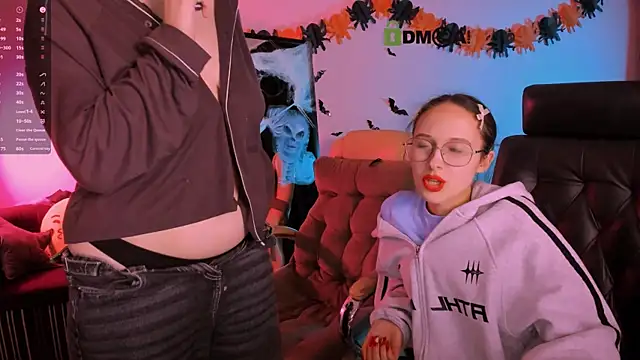 nikole kitt online show from November 2, 8:03 pm