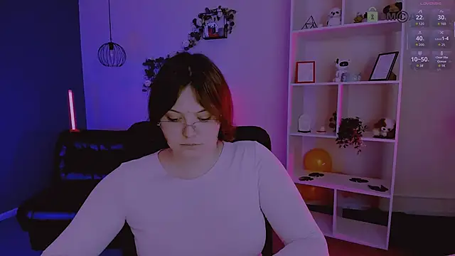 nikole kitt online show from April 13, 6:56 pm