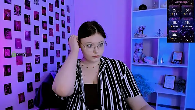 Snapshot of nikole_kitt chatting on July 1, 6:41 pm nikole kitt online show from July 1, 6:41 pm