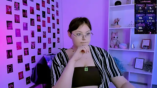 Snapshot of nikole_kitt chatting on July 2, 3:23 am nikole kitt online show from July 2, 3:23 am