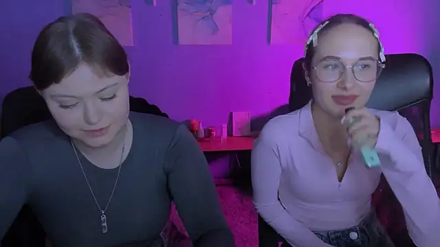 nikole kitt online show from February 25, 9:36 pm