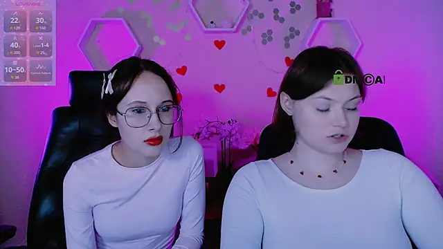 Snapshot of nikole_kitt chatting on October 11, 7:04 pm nikole kitt online show from October 11, 7:04 pm