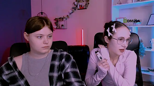 nikole kitt online show from March 23, 8:19 pm