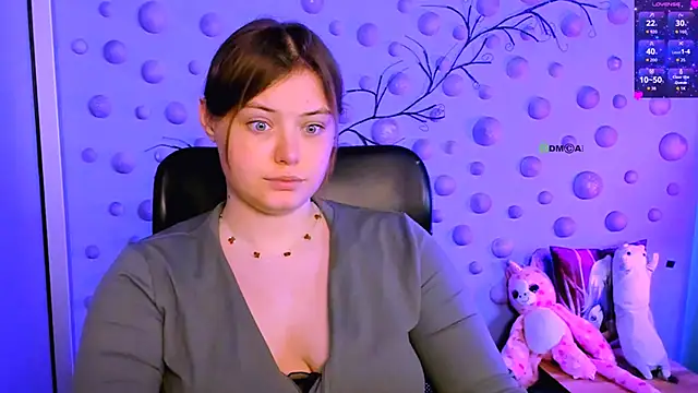 nikole kitt online show from February 13, 7:47 pm