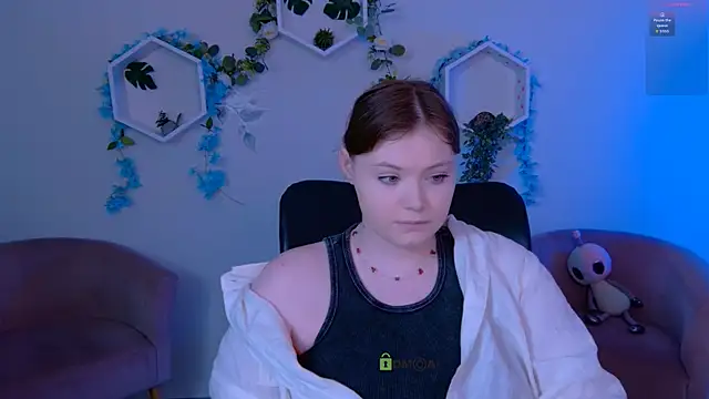 Snapshot of nikole_kitt chatting on June 23, 7:01 pm nikole kitt online show from June 23, 7:01 pm