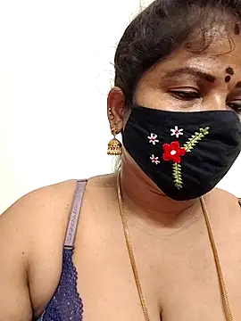Snapshot of gaurika18 chatting on May 5, 10:13 pm gaurika18 online show from May 5, 10:13 pm