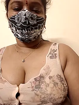 Snapshot of gaurika18 chatting on February 17, 4:10 am gaurika18 online show from February 17, 4:10 am