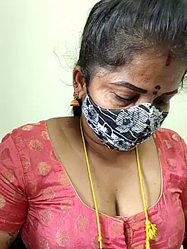Snapshot of gaurika18 chatting on May 24, 2:44 am gaurika18 online show from May 24, 2:44 am