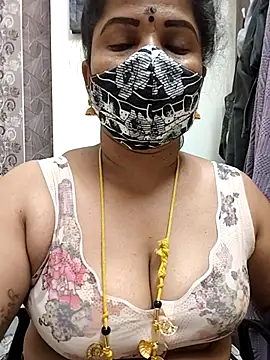 Snapshot of gaurika18 chatting on May 24, 5:35 pm gaurika18 online show from May 24, 5:35 pm