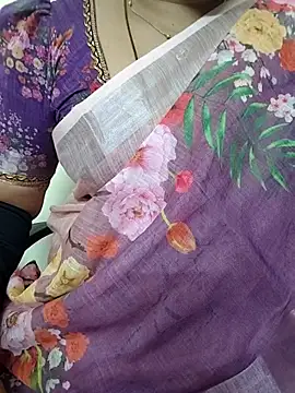 Snapshot of gaurika18 chatting on November 2, 5:12 am gaurika18 online show from November 2, 5:12 am