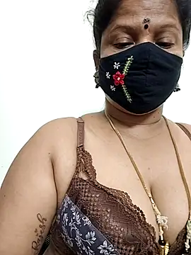 Snapshot of gaurika18 chatting on May 14, 11:35 pm gaurika18 online show from May 14, 11:35 pm