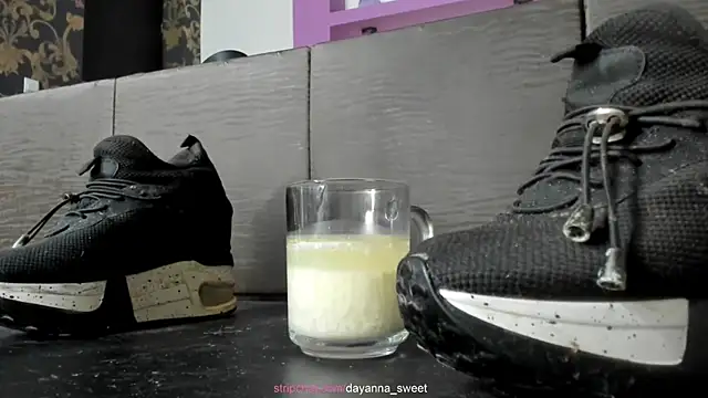 dayanna sweet online show from December 16, 6:06 am