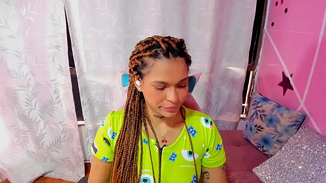Snapshot of samantha_simur chatting on February 28, 4:10 pm samantha simur online show from February 28, 4:10 pm