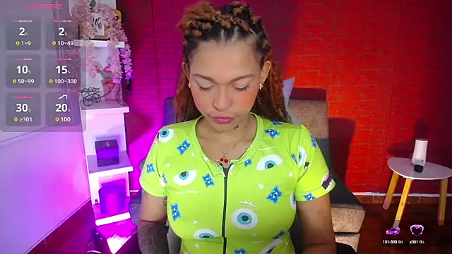 Snapshot of samantha_simur chatting on February 14, 2:39 am samantha simur online show from February 14, 2:39 am