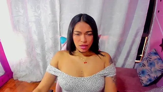 Snapshot of samantha_simur chatting on March 10, 12:38 pm samantha simur online show from March 10, 12:38 pm