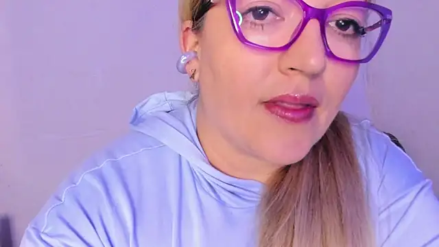 Naty Mature  online show from October 12, 8:10 pm