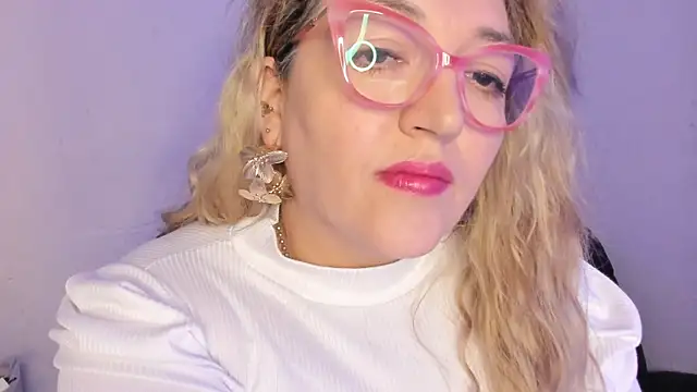 Naty Mature  online show from December 17, 8:36 pm