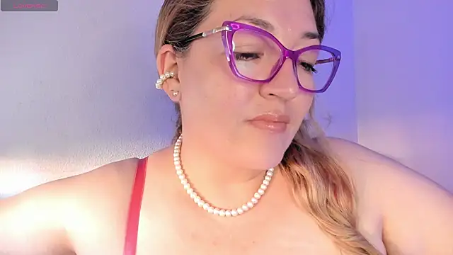 Naty Mature  online show from June 2, 6:30 pm