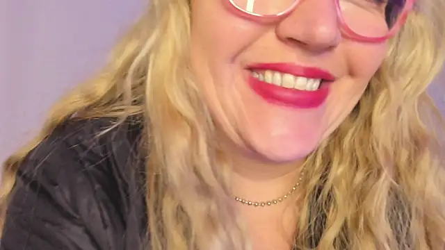 Naty Mature  online show from December 4, 4:11 am