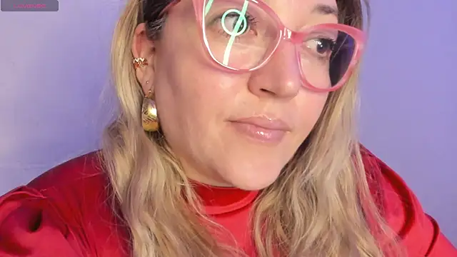 Naty Mature  online show from April 15, 8:20 pm