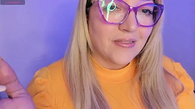 Naty Mature  online show from February 18, 7:10 pm