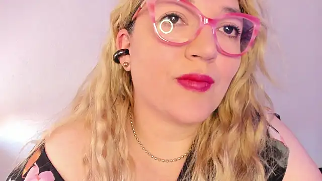 Naty Mature  online show from December 3, 4:06 pm