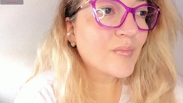 Naty Mature  online show from May 10, 5:37 pm