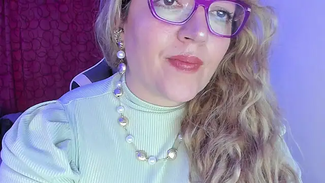 Naty Mature  online show from September 16, 1:06 am