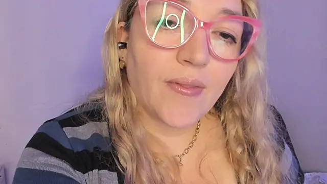 Naty Mature  online show from December 20, 6:11 pm