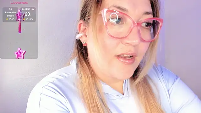 Naty Mature  online show from April 12, 5:27 pm