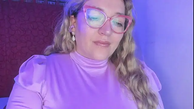 Naty Mature  online show from September 8, 11:15 pm