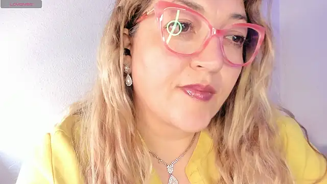 Naty Mature  online show from April 7, 4:42 pm