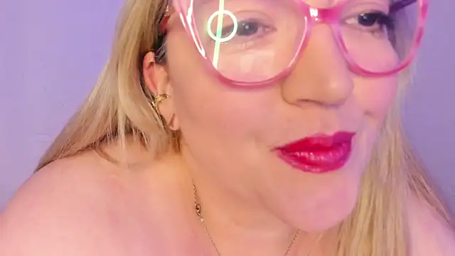 Naty Mature  online show from November 15, 7:40 pm