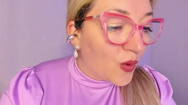 Naty Mature  online show from November 19, 5:35 pm