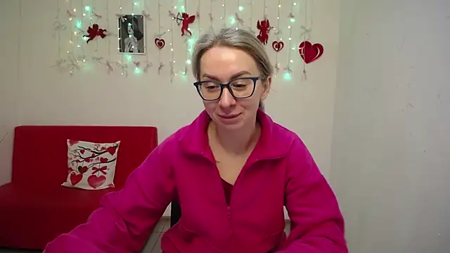 Snapshot of VasilisaSii chatting on February 9, 6:44 am VasilisaSii online show from February 9, 6:44 am