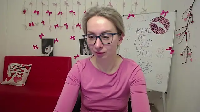 Snapshot of VasilisaSii chatting on February 20, 6:26 am VasilisaSii online show from February 20, 6:26 am