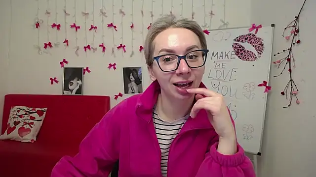 Snapshot of VasilisaSii chatting on February 20, 6:10 am VasilisaSii online show from February 20, 6:10 am