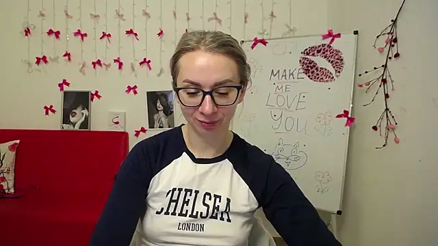 Snapshot of VasilisaSii chatting on February 27, 6:13 am VasilisaSii online show from February 27, 6:13 am