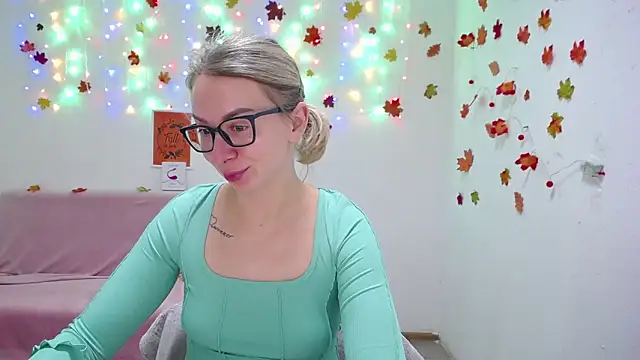 Snapshot of VasilisaSii chatting on November 26, 6:46 am VasilisaSii online show from November 26, 6:46 am