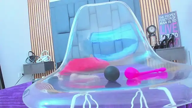 candela collinss online show from December 21, 6:22 pm