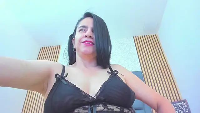 candela collinss online show from January 14, 1:28 pm