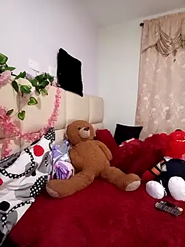 kymmgolden online show from March 11, 12:10 pm