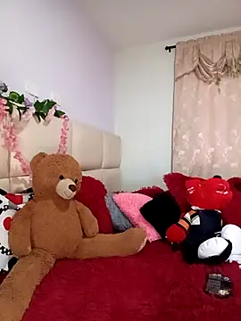 kymmgolden online show from March 10, 12:20 pm