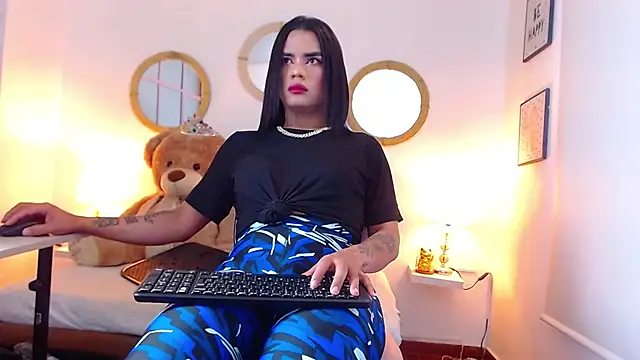 Snapshot of zoe_hecate_sexx chatting on December 3, 12:04 pm zoe hecate sexx online show from December 3, 12:04 pm