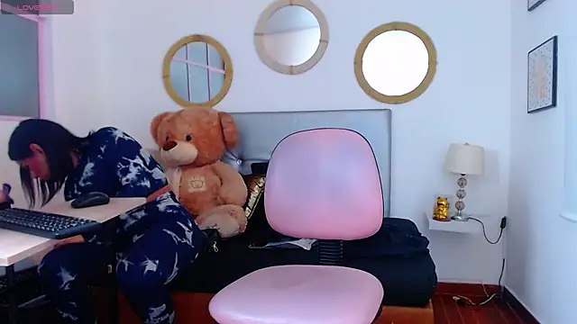 Snapshot of zoe_hecate_sexx chatting on October 18, 11:51 pm zoe hecate sexx online show from October 18, 11:51 pm