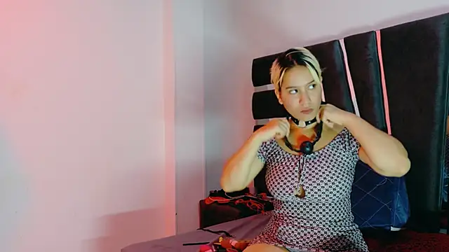 AliceandMax online show from April 13, 1:59 pm