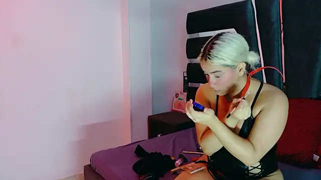 AliceandMax online show from February 9, 1:42 pm