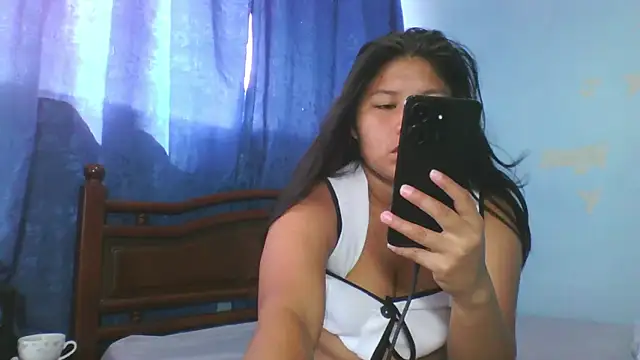 Snapshot of JenniferChian chatting on May 5, 12:41 pm JenniferChian online show from May 5, 12:41 pm
