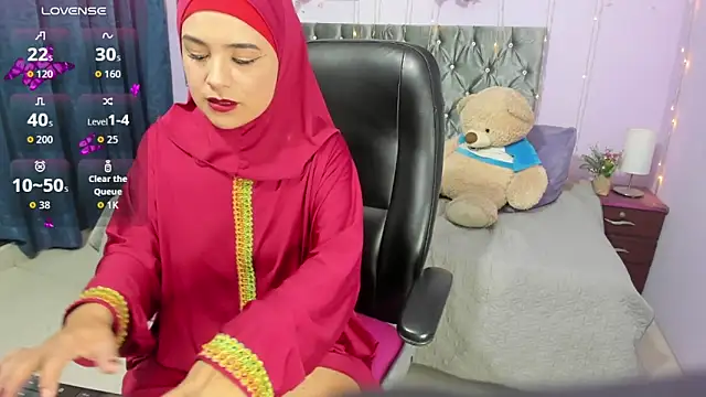 Snapshot of AliaAsad chatting on November 5, 12:19 pm AliaAsad online show from November 5, 12:19 pm