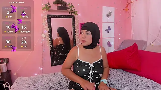 Snapshot of AliaAsad chatting on December 1, 12:28 pm AliaAsad online show from December 1, 12:28 pm